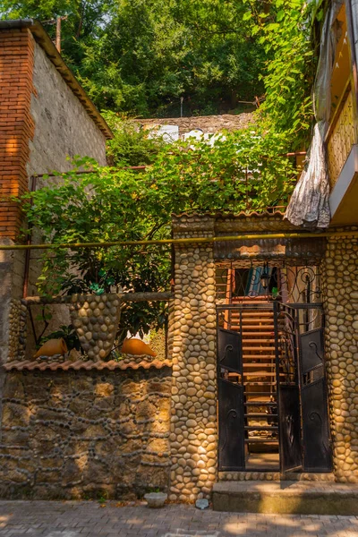 Kutaisi Georgia Traditionelles Georgisches Tor Auf Der Straße Der Altstadt — Stockfoto
