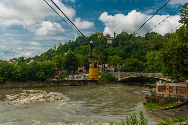 Kutaisi Georgia Teleférico Cruza Puente Shota Rustaveli Río Rioni Kutaisi —  Fotos de Stock