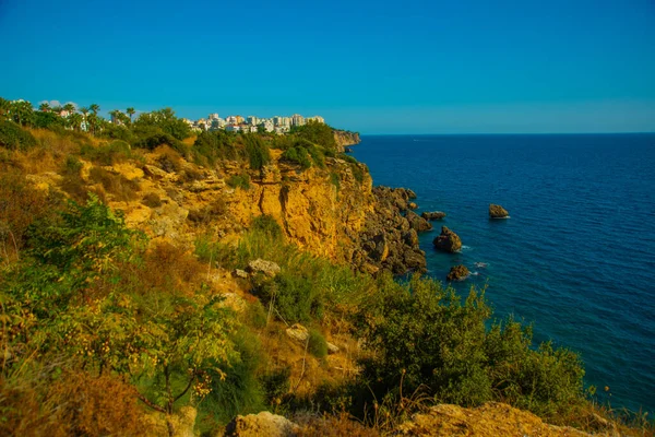 Türkiye Nin Antalya Kentindeki Modern Binalar Güneşli Bir Yaz Gününde — Stok fotoğraf