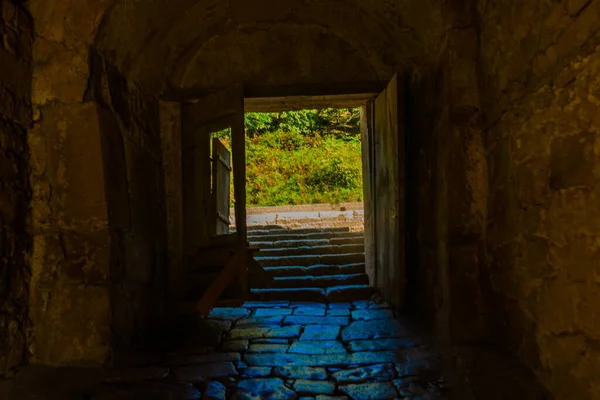 Kutaisi Georgia Imereti Entrada Antiguo Monasterio Gelati Soleado Día Verano —  Fotos de Stock