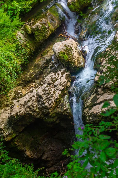 Martvili Canyon Γεωργια Τοπίο Θέα Έναν Όμορφο Καταρράκτη Στο Φαράγγι — Φωτογραφία Αρχείου