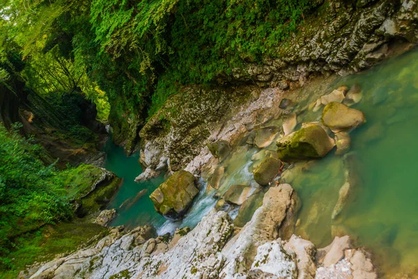 Martvili Canyon Γεωργια Ποταμός Abasha Γαλαζοπράσινα Νερά Στο Φαράγγι Martvili — Φωτογραφία Αρχείου