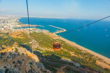 Güneşli bir yaz gününde Tunektepe Kablo Arabası 'ndan en iyi manzara..