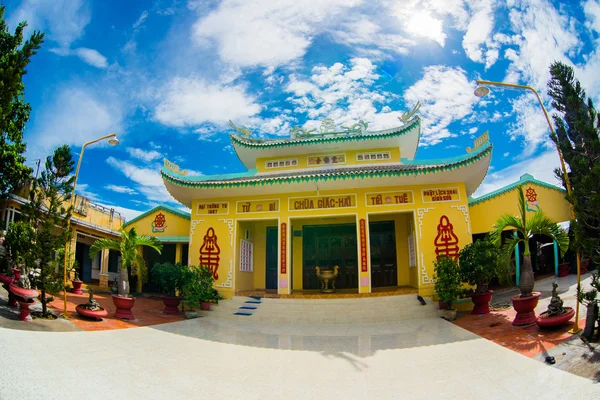 Asia, país de Vietnam, Phan Thiete.net. Templo Buddhist . —  Fotos de Stock