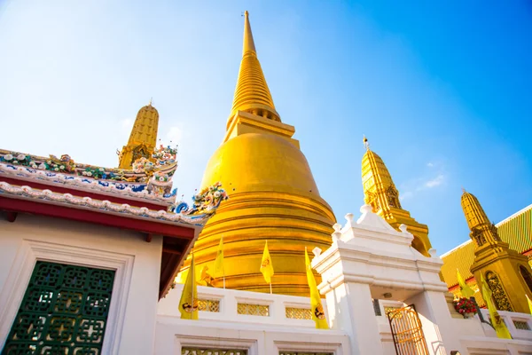 Religiøst tempel i Bangkok - Stock-foto