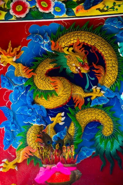 Chinese temple with a dragon — Stock Photo, Image