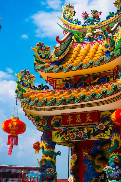 Templo chinês com um dragão — Fotografia de Stock