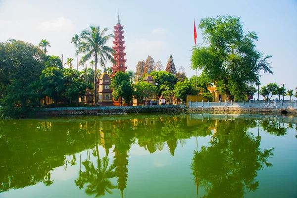 Boeddhistische tempel in Vietnam in de hoofdstad van Vietnam in Hanoi — Stockfoto