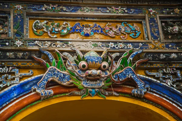 An ancient town in Vietnam, the fortress in the city in hue — Stock Photo, Image