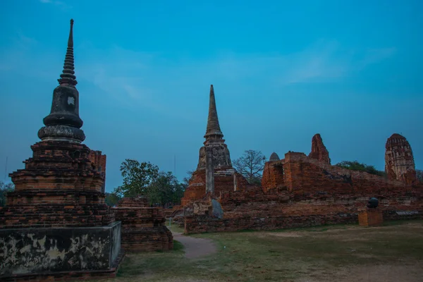 Gamla byggnader i staden staden Ayutthaya. Asia.Thailand. — Stockfoto