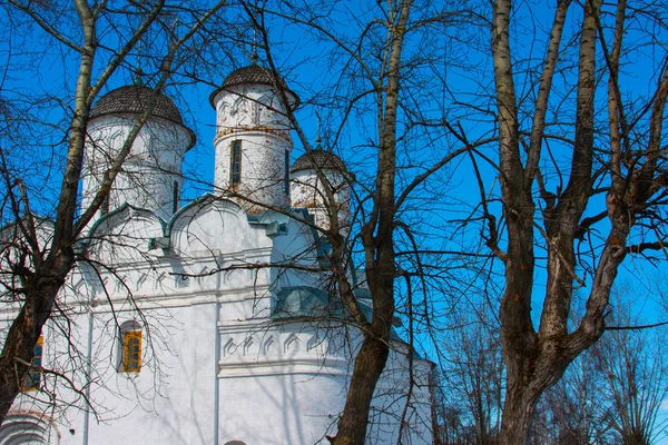 Russland. die Stadt Susdal. Winter. eine orthodoxe Kirche. — Stockfoto