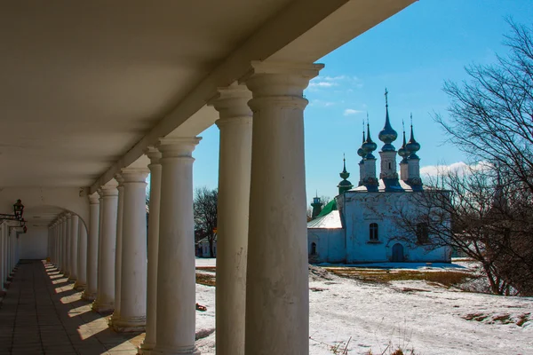 Russia. La citta 'di Suzdal. Inverno. Una Chiesa ortodossa . — Foto Stock