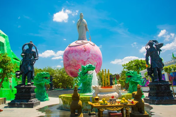 Parque muy bonito, moderno y grande en la ciudad Ho Chi Minh . — Foto de Stock