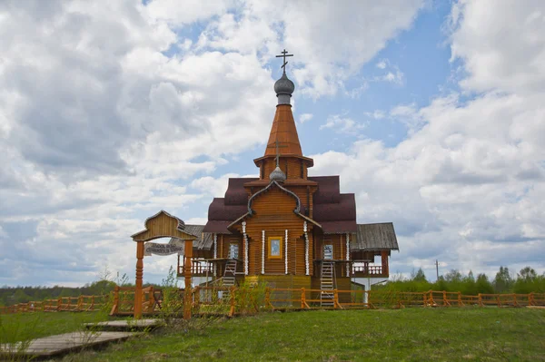 Igreja de madeira em Rússia . — Fotografia de Stock