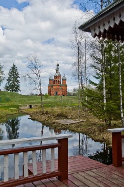 Murowany kościół w Rosji — Zdjęcie stockowe
