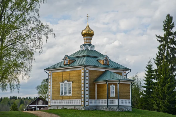 Bakstenen kerk in Rusland — Stockfoto