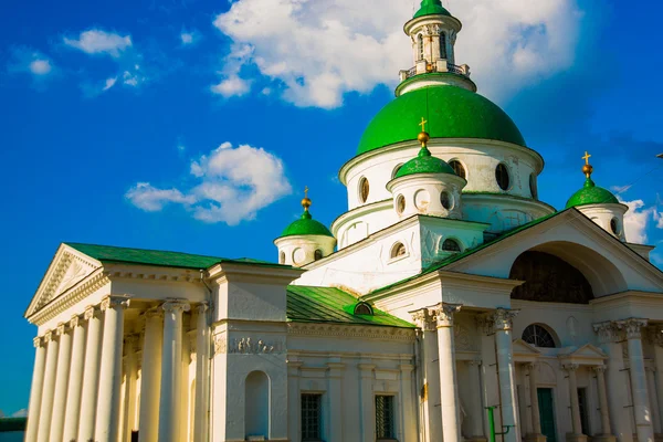 Mosteiro de Spaso-Yakovlevsky em Rostov, o Grande, Rússia. — Fotografia de Stock