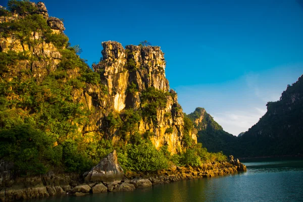 Asia, país de Vietnam. Montañas . —  Fotos de Stock