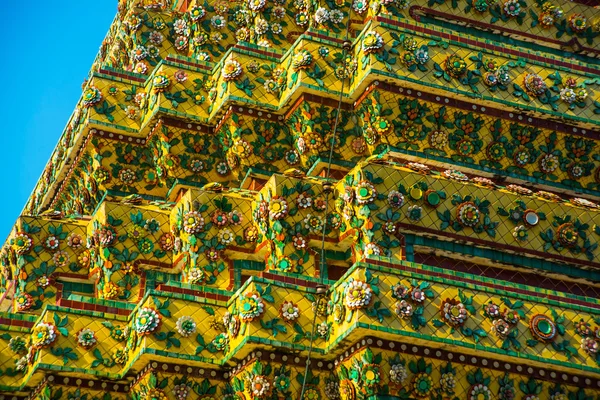 Wat Pho o Wat Phra Chetuphon, el Templo del Buda Reclinado en Bangkok de Tailandia — Foto de Stock