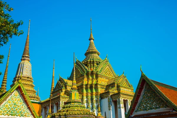 Wat Pho ou Wat Phra Chetuphon, le temple du Bouddha couché à Bangkok en Thaïlande — Photo