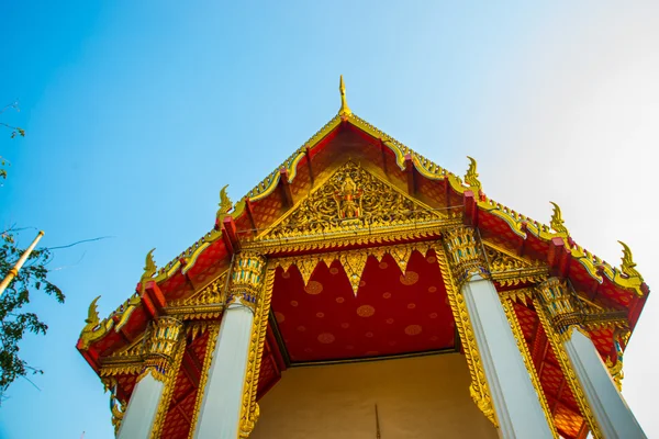 Wat Pho o Wat Phra Chetuphon, il tempio del Buddha sdraiato a Bangkok in Thailandia. Un frammento di decorazione — Foto Stock
