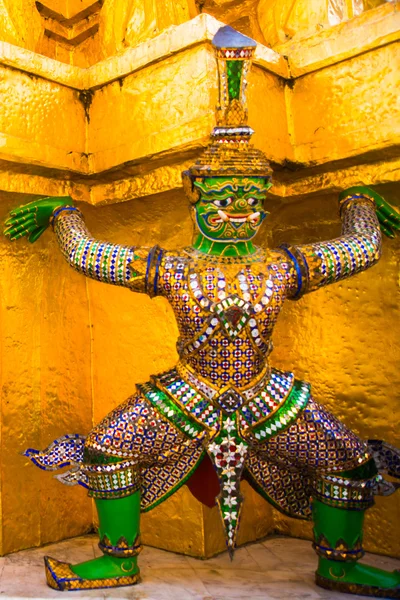 Giant Buddha.Wat pra kaew, Grand palace bangkok, THAILLAND — Stock Photo, Image