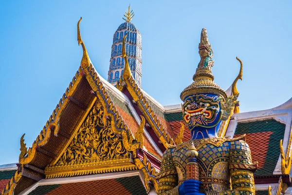 Giant Buddha.Wat pra kaew, Grand palace bangkok, THAILLAND — Stock Photo, Image