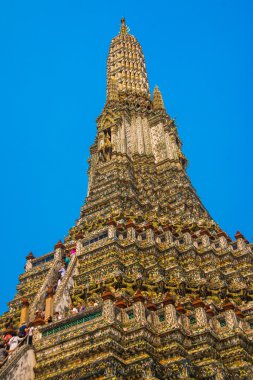 Şafak wat arun ve Bangkok, Tayland, güzel bir mavi gökyüzü Tapınağı