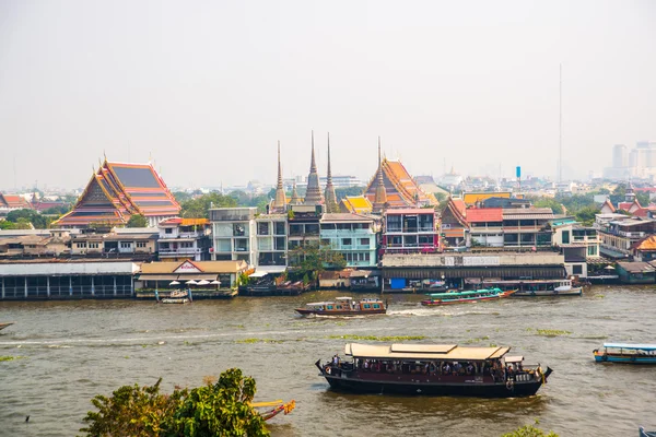 View of the city from above.River, houses and temples.View from the bird's flight.Bangkok.Thailand — Stock Photo, Image