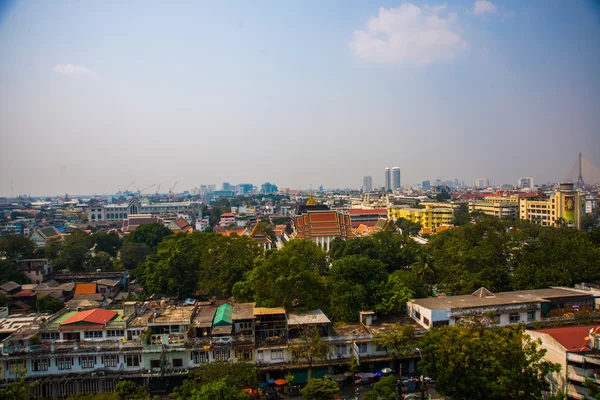 Vista de la ciudad desde arriba, casas y templos.Vista desde el vuelo del pájaro. Bangkok.Tailandia — Foto de Stock