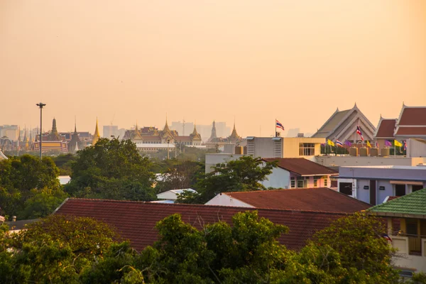 Religiöser tempel in bangkok — Stockfoto