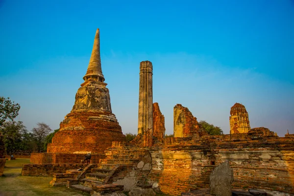 Αρχαίων παλατιών το ιστορικό του μπλε του ουρανού. Ταϊλάνδη Αγιουτάγια. — Φωτογραφία Αρχείου