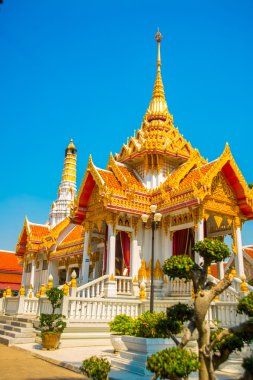 Buddhistic Tapınağı. Güzel dini yapı yaldız ile beyazdır. Ayutthaya. Tayland. 