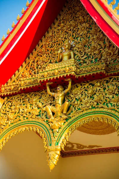 Il tempio con l'oro nella capitale del Laos, Vientiane . — Foto Stock