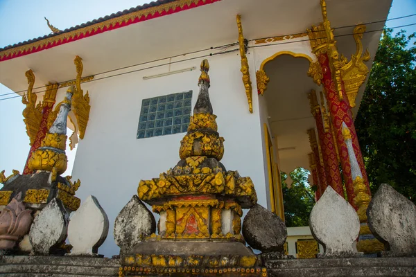 Chrám se zlatem v hlavním městě Laos, Vientiane. — Stock fotografie