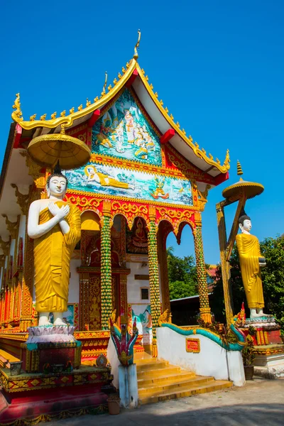 O templo com ouro na capital do Laos, Vientiane . — Fotografia de Stock