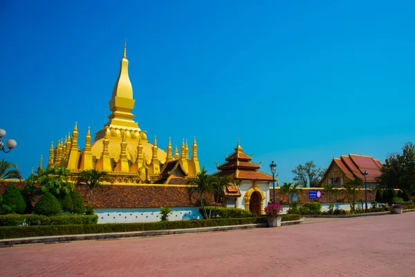 Residenz pha, dass luang luang prabang, eine große Stupa, eine buddhistische Stupa. laos, vientiane. — Stockfoto