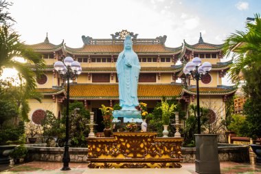 Budist tapınağı. Buda heykeli. Vietnam.Da Nang
