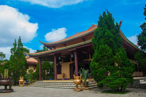 AAP complexes bouddhistes Lamy.Vietnam Dalat . — Photo