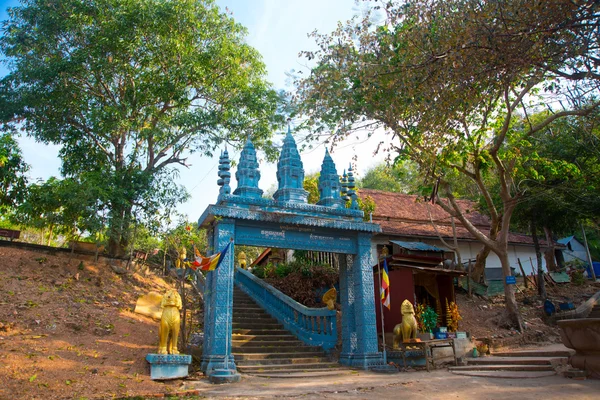 Altstadt. Eingang blauer Bogen. Kambodscha. — Stockfoto