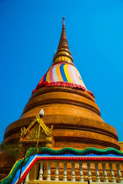 El complejo religioso What That. Colorido stupa.Khon Kaen.Thailand . — Foto de Stock