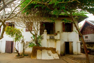 Street.Home.Laos. Luang Prabang.