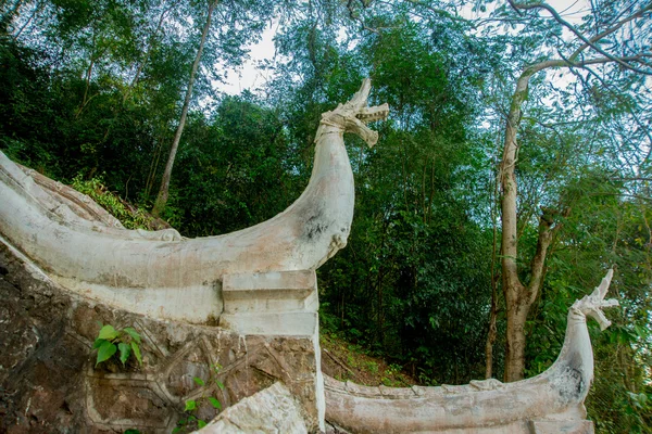 Rzeźba smoka. Luang Prabang.Laos. — Zdjęcie stockowe