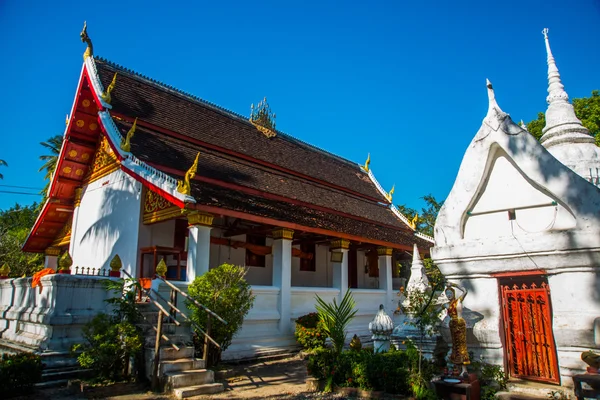 Buddhistiskt tempel med guld. Luang Prabang.Laos. — Stockfoto