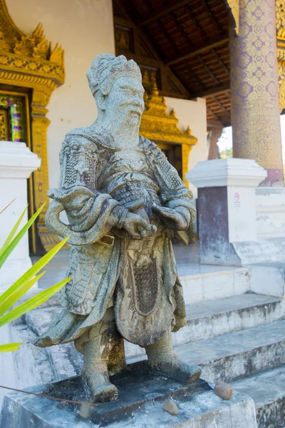 Tempio buddista con oro.Luang Prabang.Laos . — Foto Stock