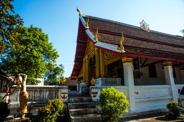 Buddyjska świątynia złotem. Luang Prabang.Laos. — Zdjęcie stockowe