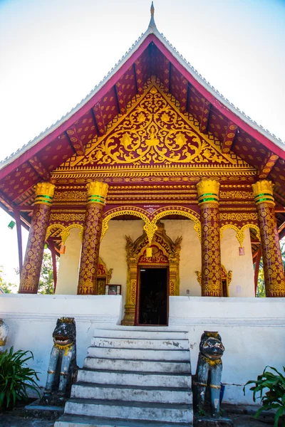 Buddhist temple with gold.Luang Prabang.Laos. — Stock Photo, Image