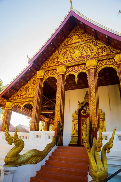 Temple bouddhiste avec or Luang Prabang.Laos . — Photo