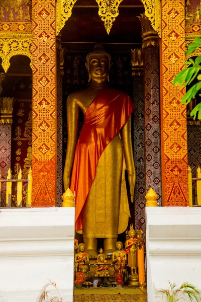 Estátua de Buda Dourado.Luang Prabang.Laos . — Fotografia de Stock