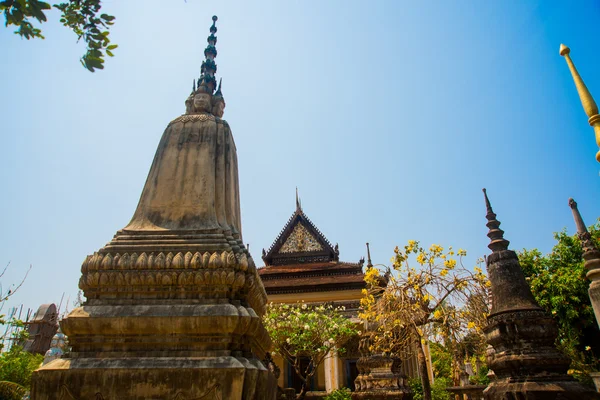 Siemreap, Камбоджа. Храм и ступы — стоковое фото